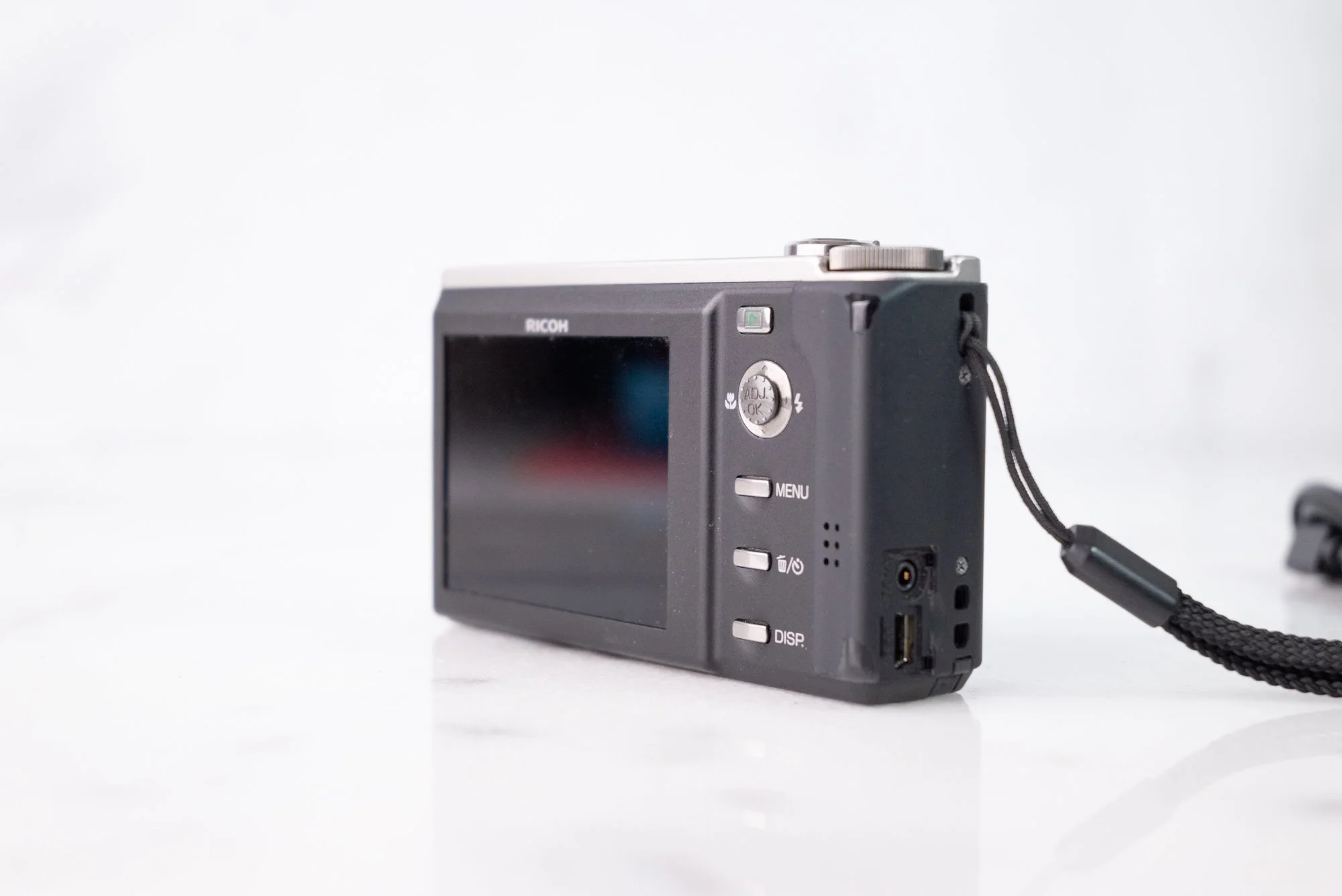 RICHO R8 Ricoh Caplio R8 Digital Camera Test Review